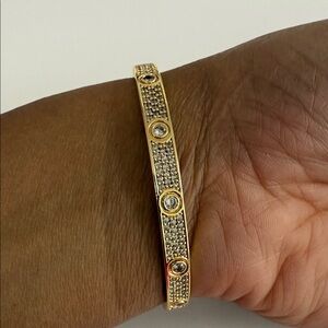 Elegant Gold Bracelet